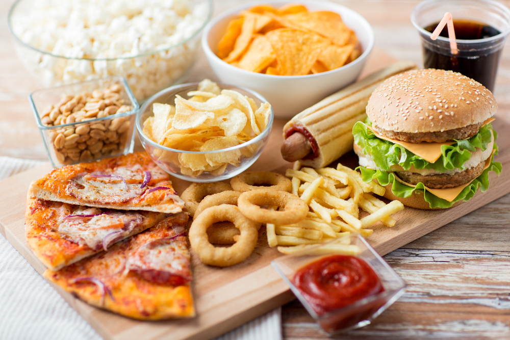 Cercetătorii au descoperit că mâncarea fast-food poate prelungi viața